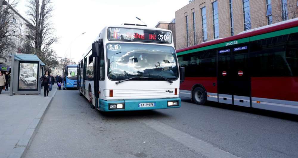 Tirana nga sot me numer te reduktuar autobusesh